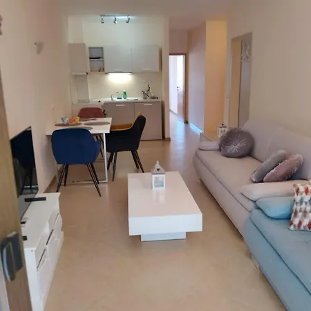 2 With Poolview Royal Sun Apartment