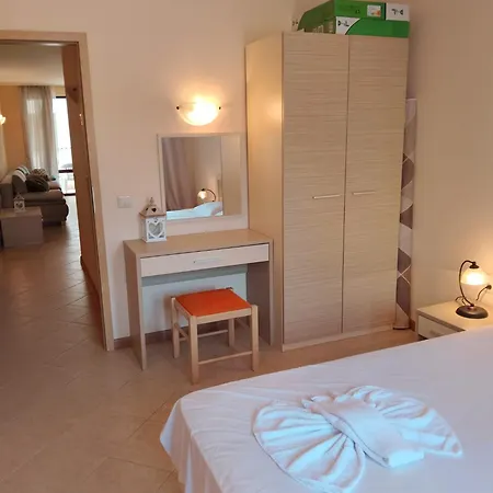 Lägenhet 2 With Poolview Royal Sun Slăntjev Brjag